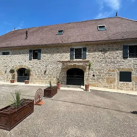 Authentique Grange Renovee Avec Piscine, Jacuzzi Feriehus